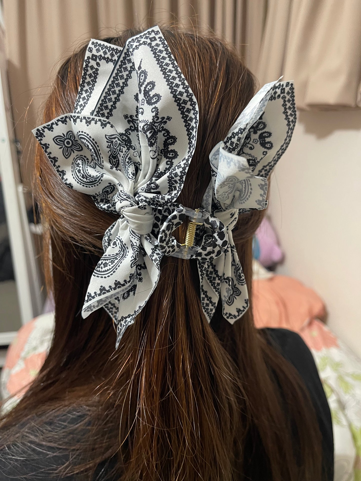 StayBloom Hair Clip – Handpicked for Comfort & Hold 스테이블룸 헤어클립 – 착용감과 고정력을 직접 골라 담았어요