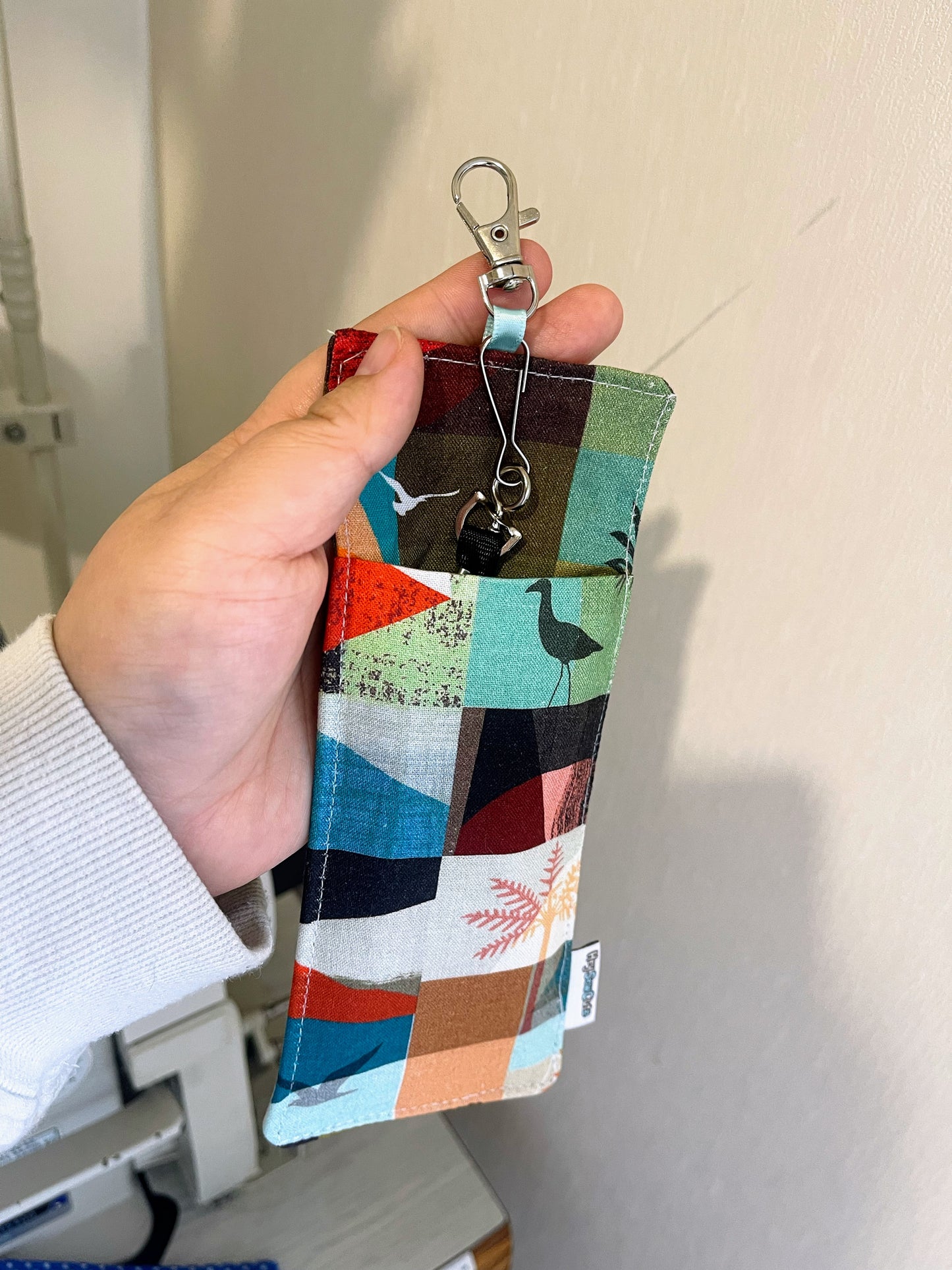 HeySewCute 🐝 Busy Bee Clip Pouch with Lanyard (Kiwiana 100% cotton, handmade in NZ)