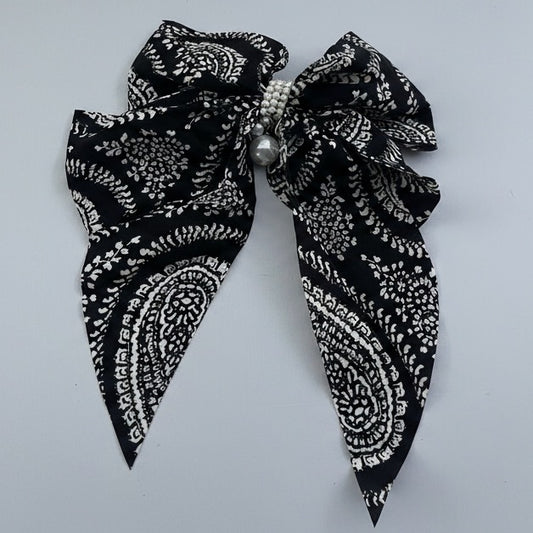 Pearl Charm Bow Hair Clip