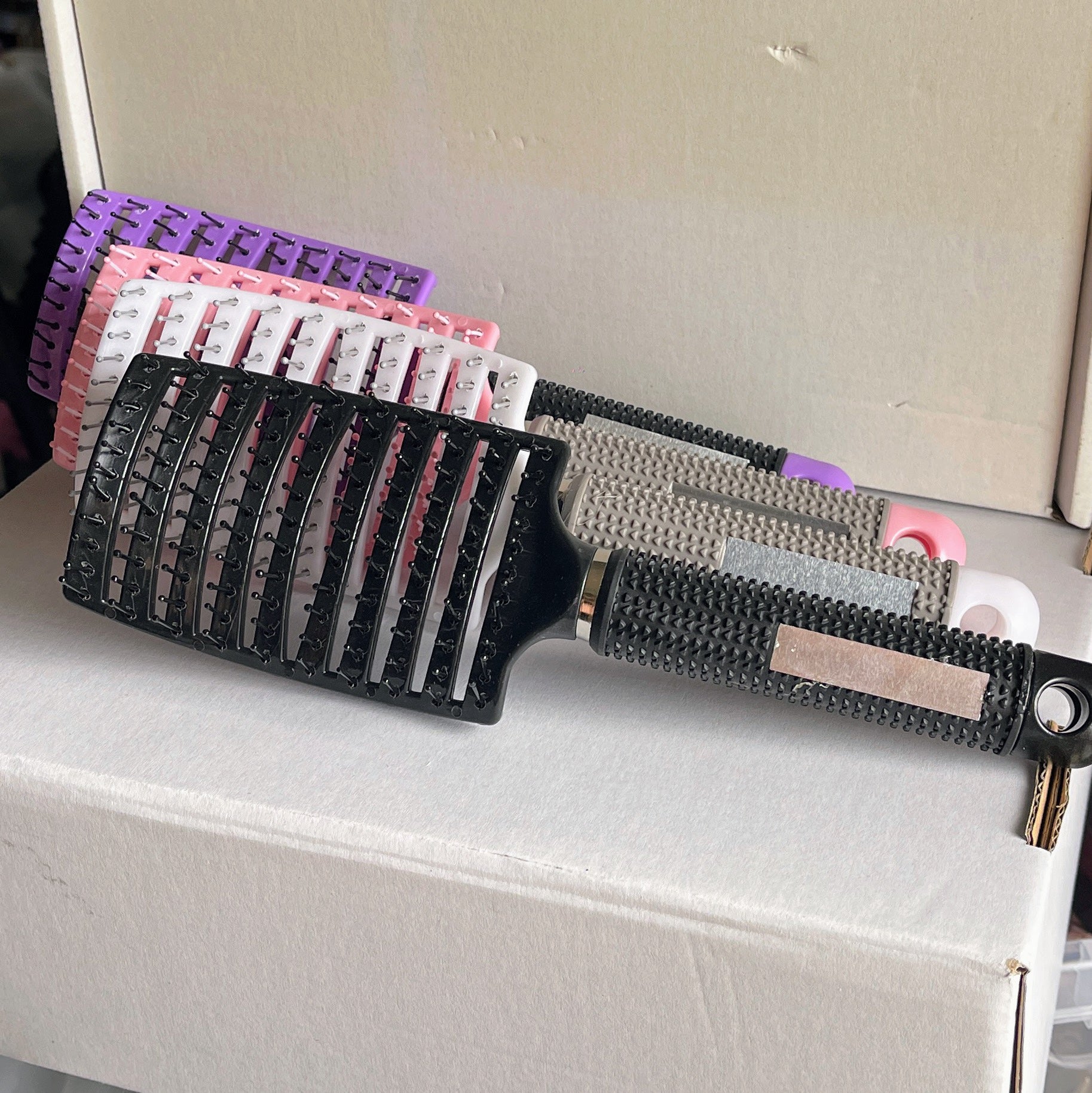 Detangling Scalp Massage Brush – Gentle & Refreshing (4 Colors)