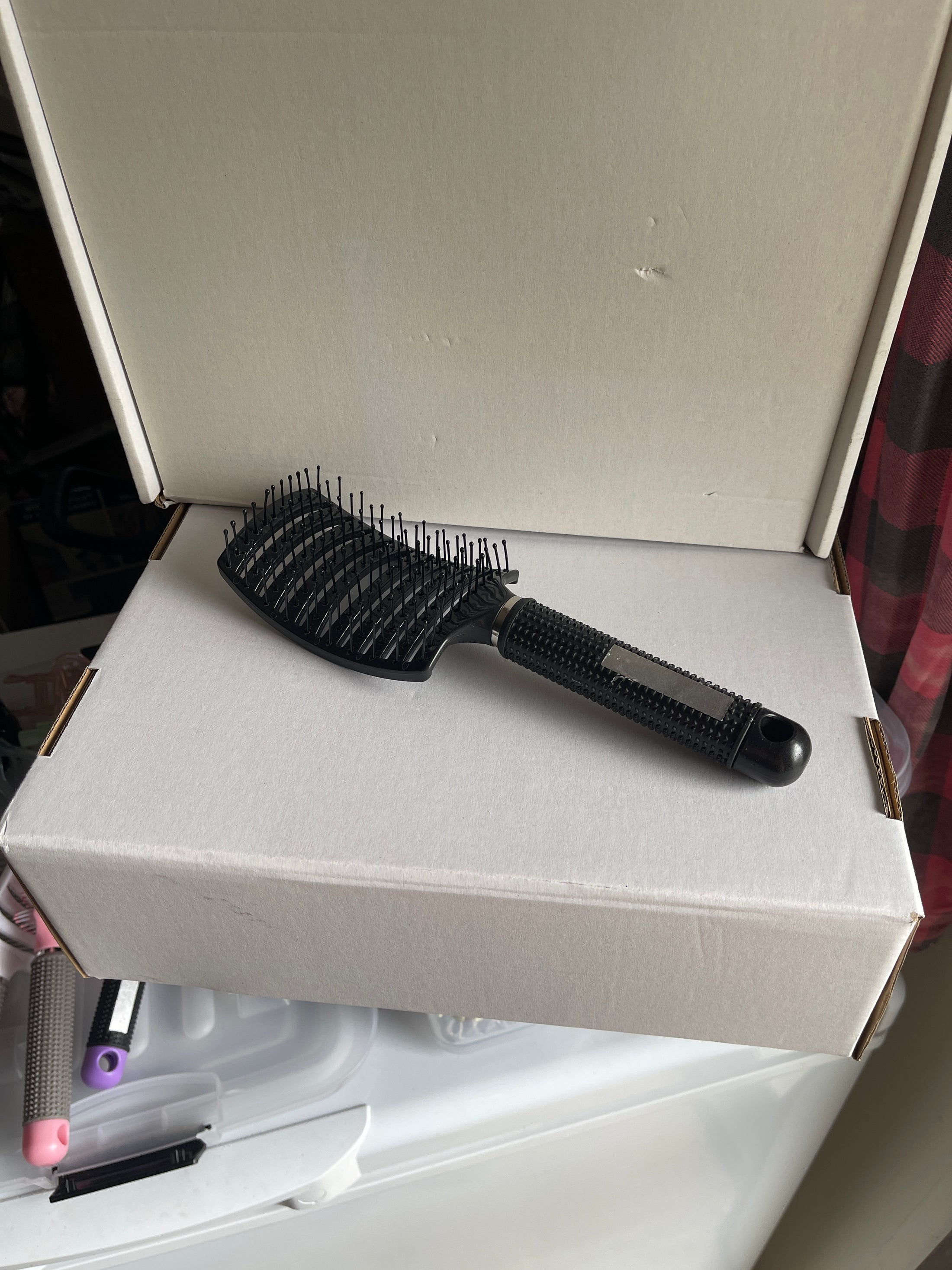 Detangling Scalp Massage Brush – Gentle & Refreshing (4 Colors)