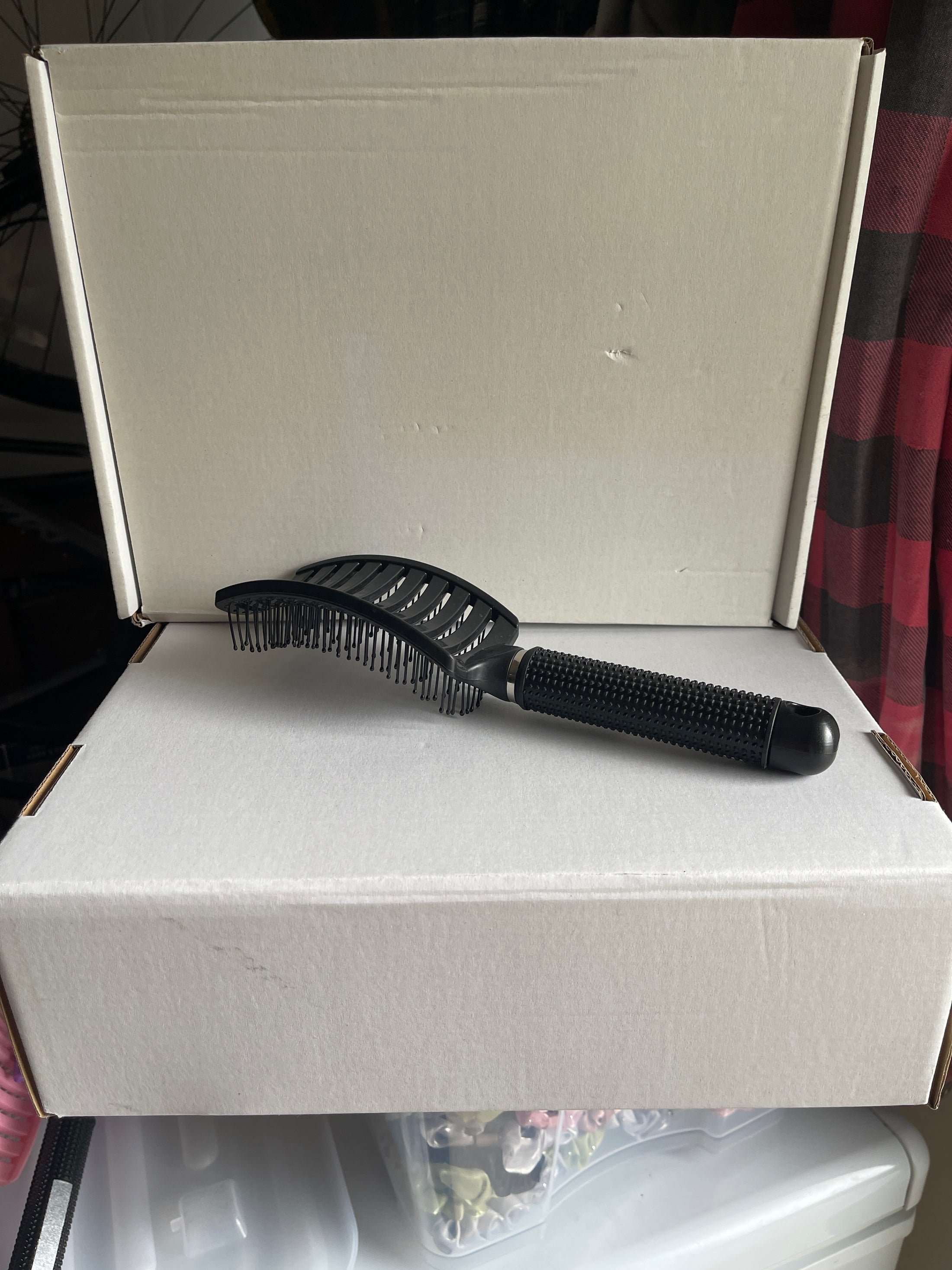 Detangling Scalp Massage Brush – Gentle & Refreshing (4 Colors)