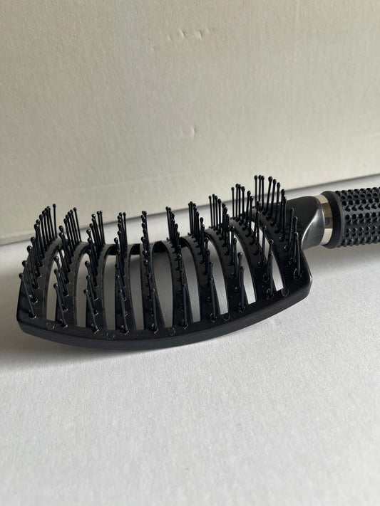 Detangling Scalp Massage Brush – Gentle & Refreshing (4 Colors)