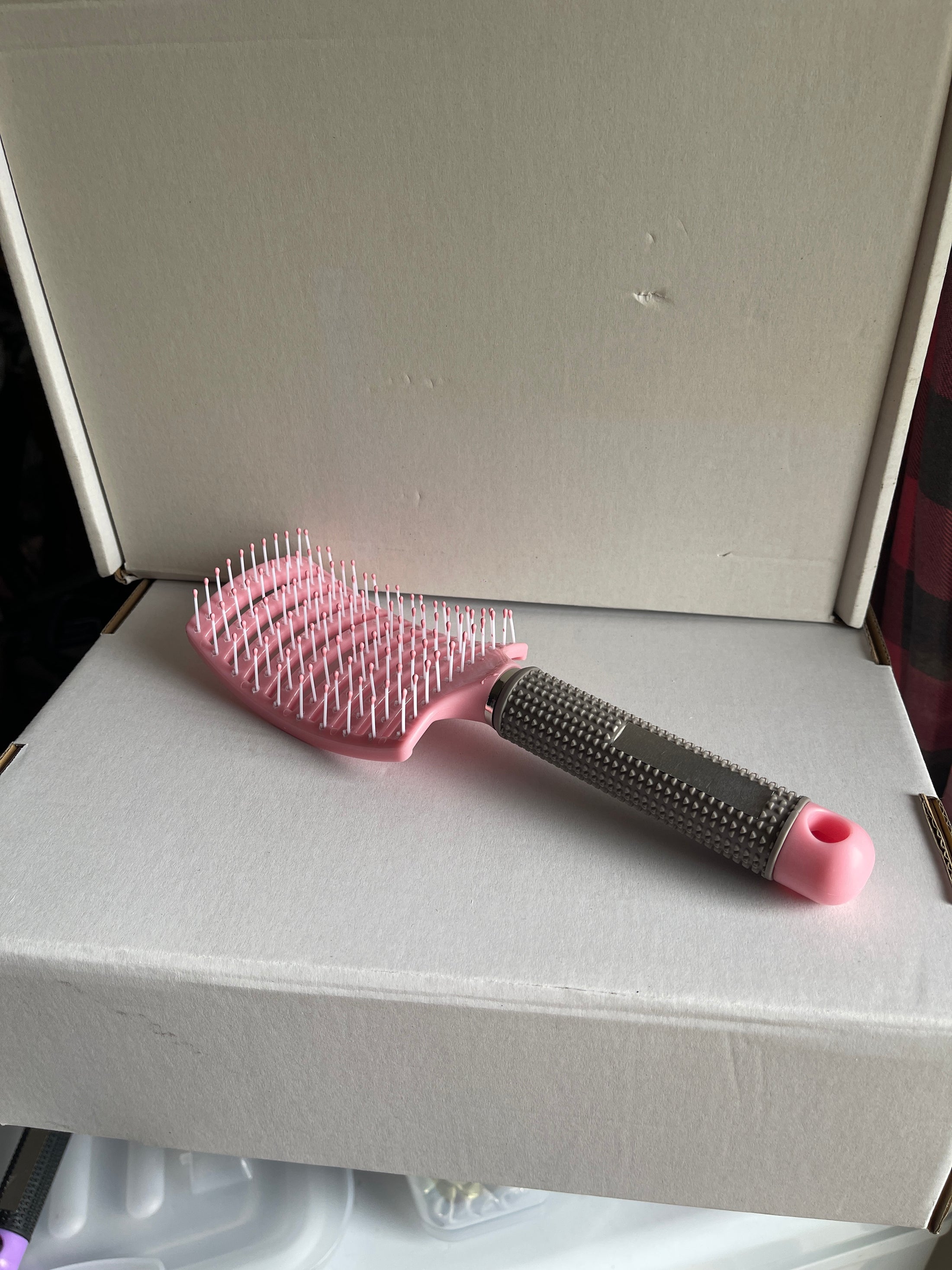 Detangling Scalp Massage Brush – Gentle & Refreshing (4 Colors)