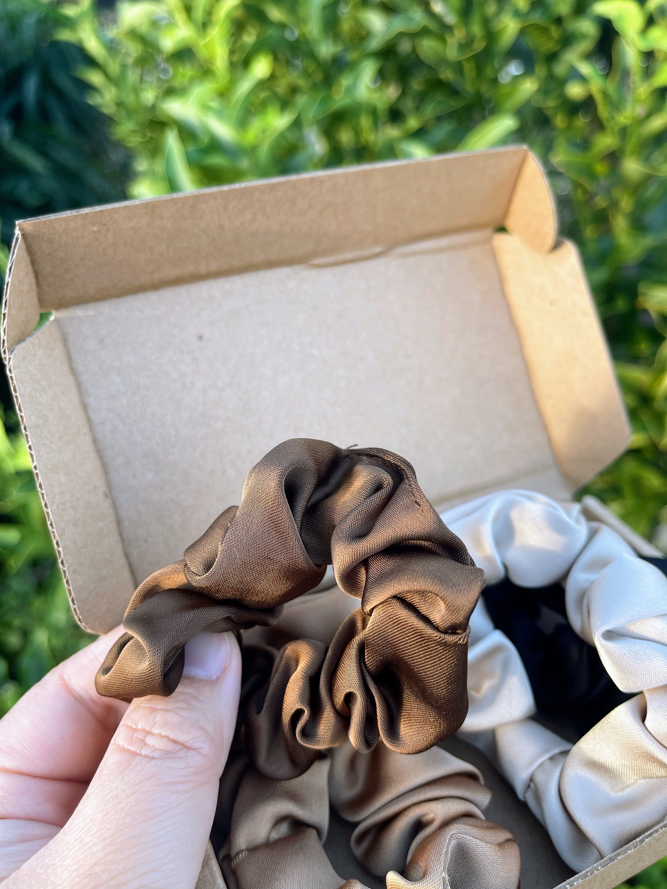 🖤 Soft Silky Scrunchie Set – 4 Neutral Shades