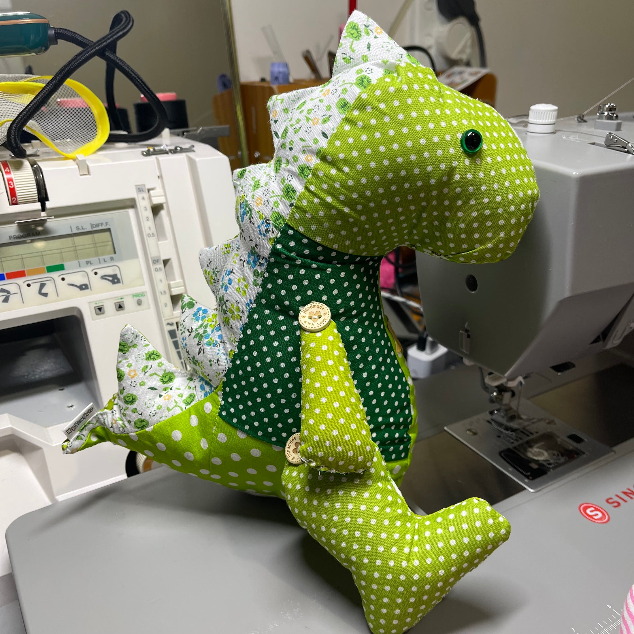 🦖 Green Hugosaur – Dino Plush (50% off)