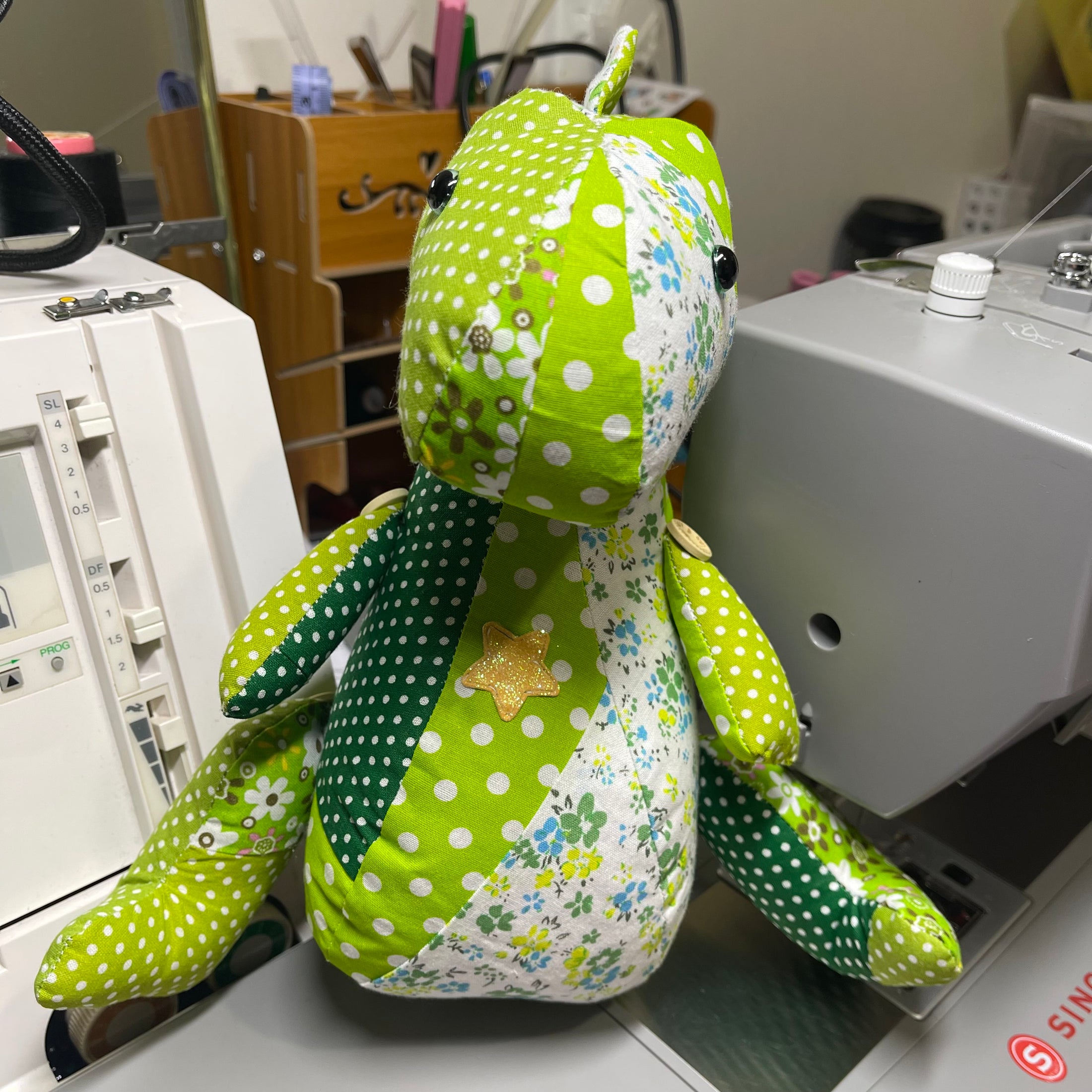 🦖 Green Hugosaur – Dino Plush (50% off)