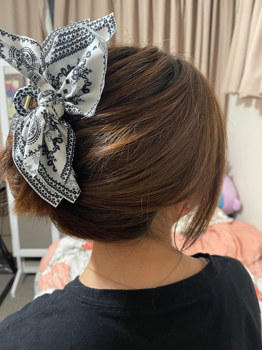 StayBloom Hair Clip – Handpicked for Comfort & Hold 스테이블룸 헤어클립 – 착용감과 고정력을 직접 골라 담았어요