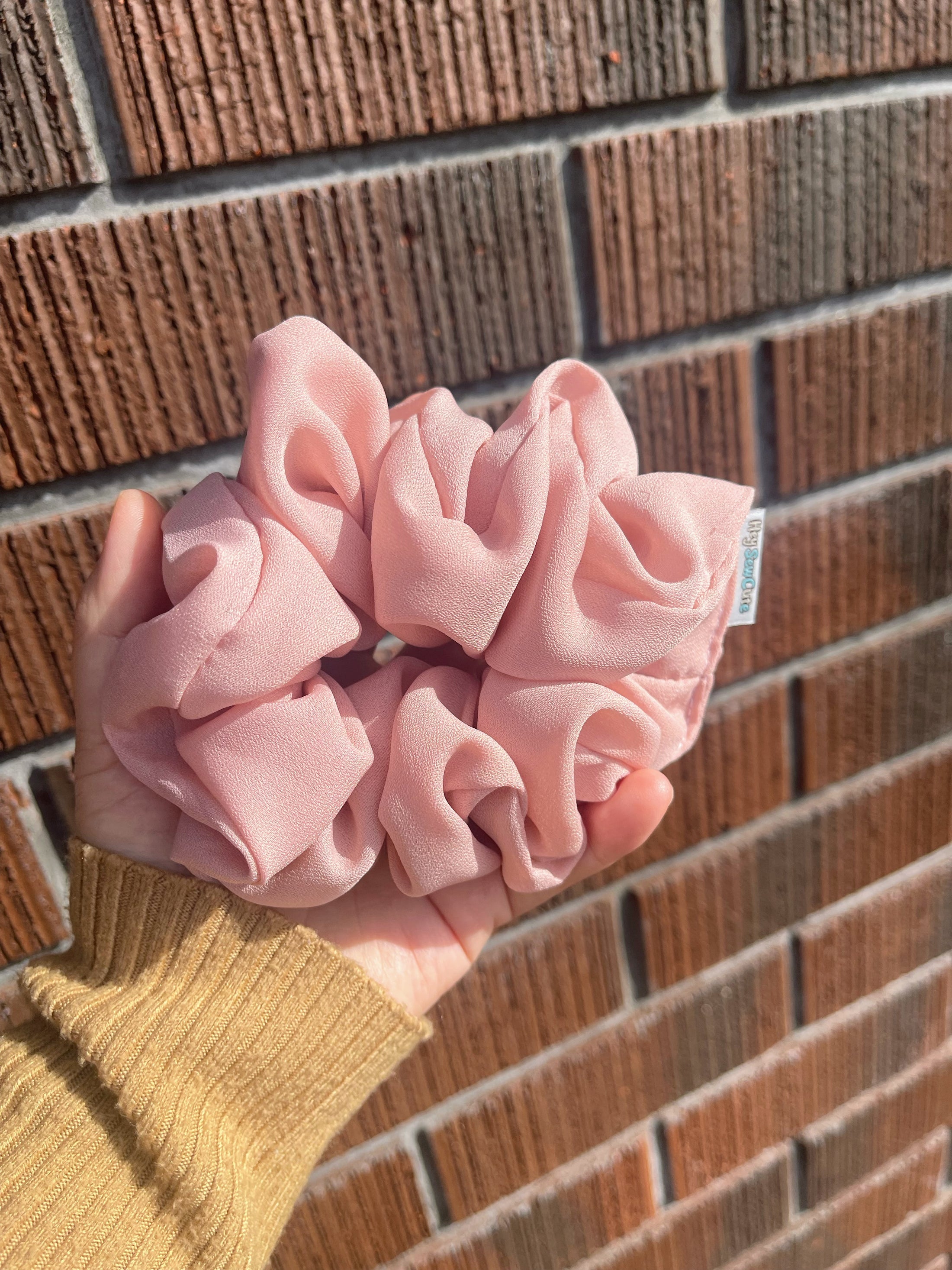🎀 Rosy Pink Scrunchie