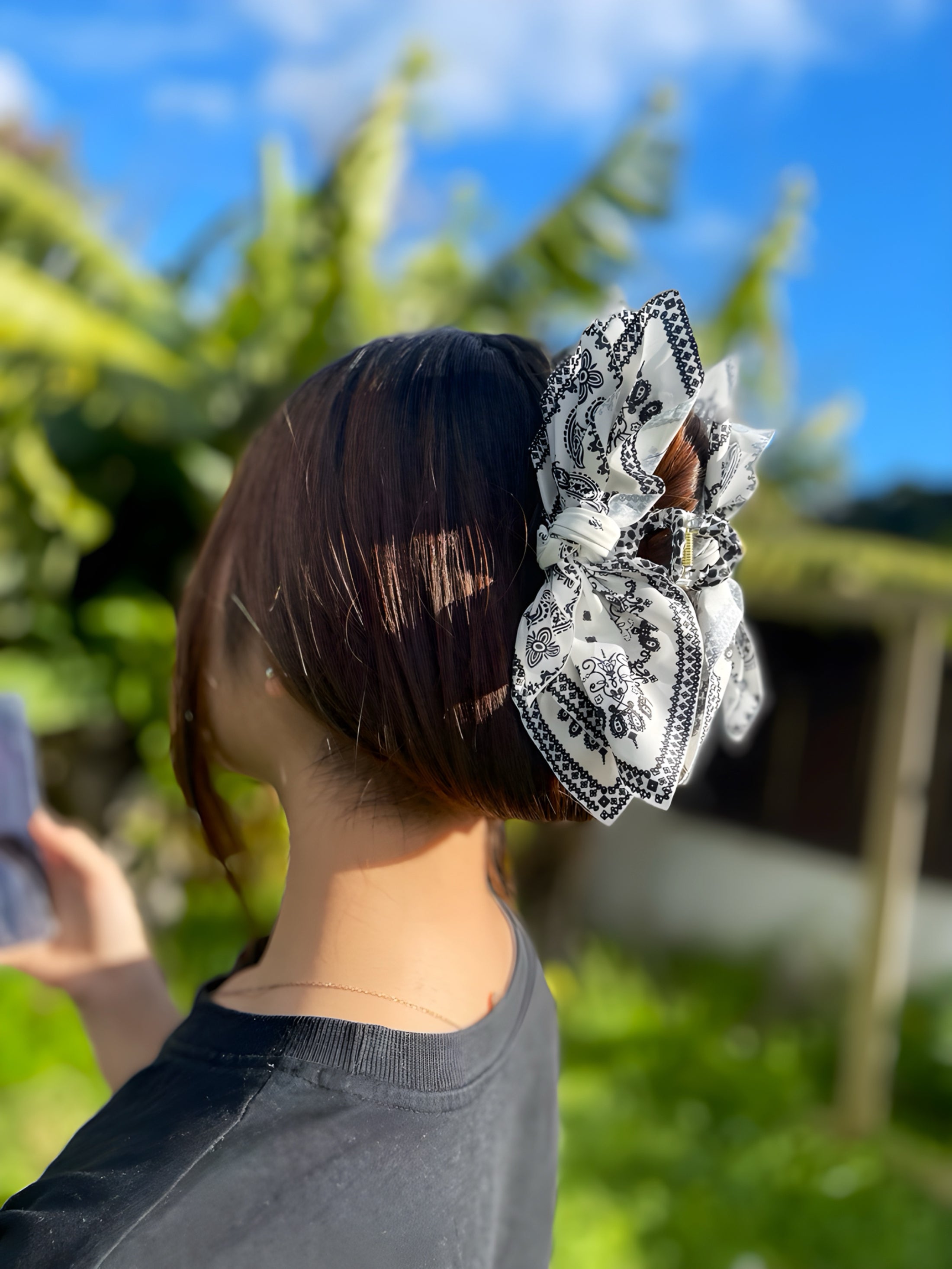 🎀 StayBloom Hair Clip – Handpicked for Comfort & Hold