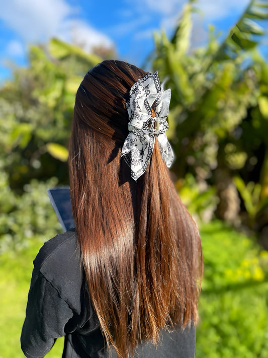 HeySewCute StayBloom Hair Clip – Handpicked for Comfort & Hold