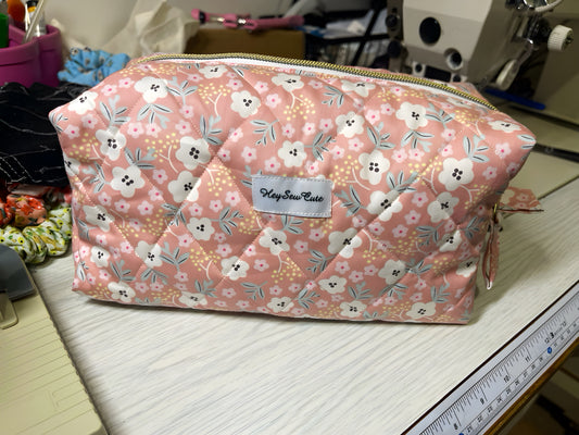 HeySewCute Quilted Makeup Bag – Sweetheart Edition