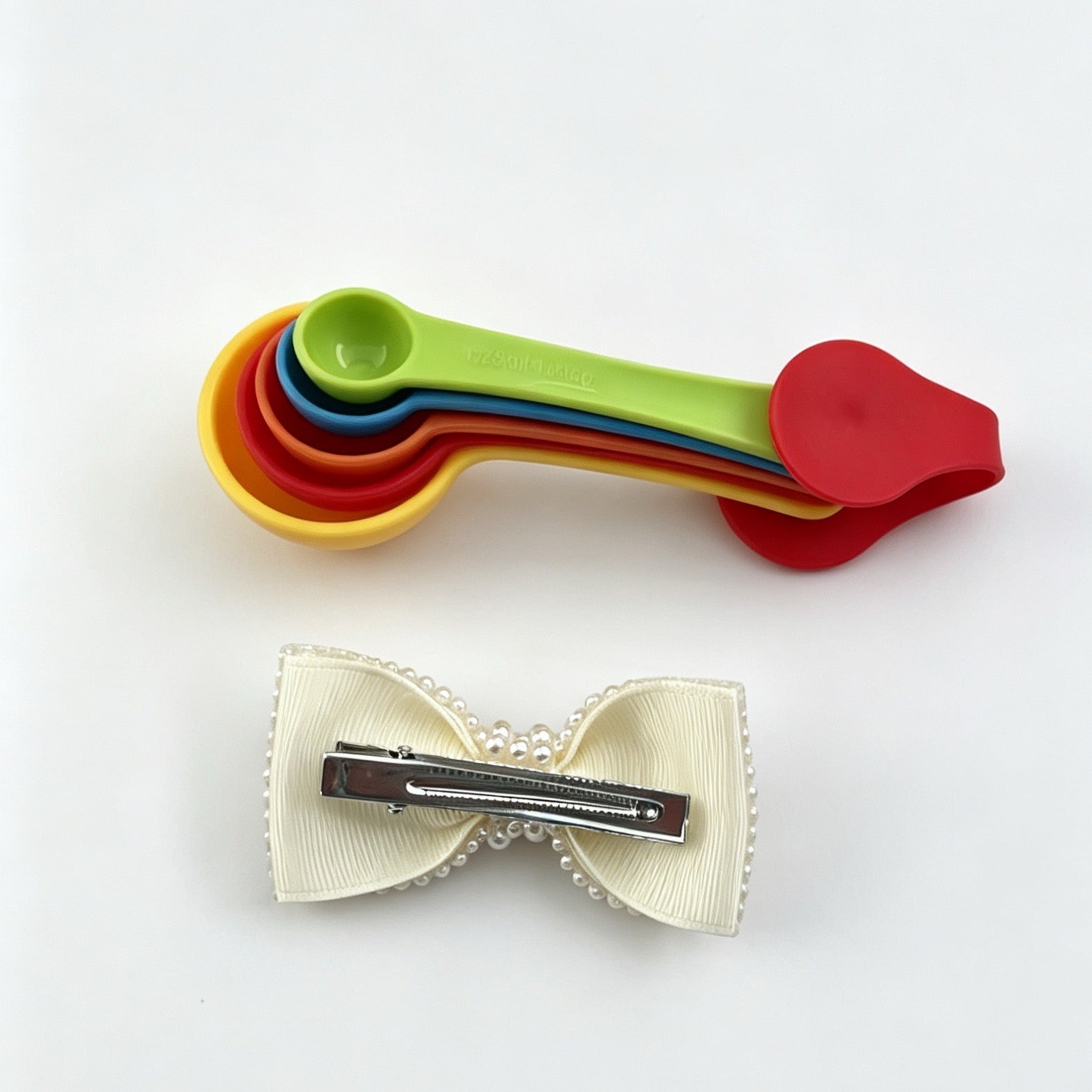 Pearl Bow Hair Clip
