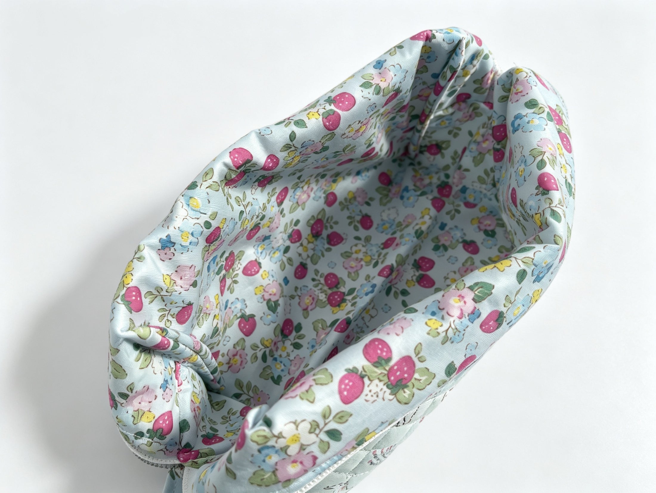 XL Carry-All Bag – Mint Bunny Berry