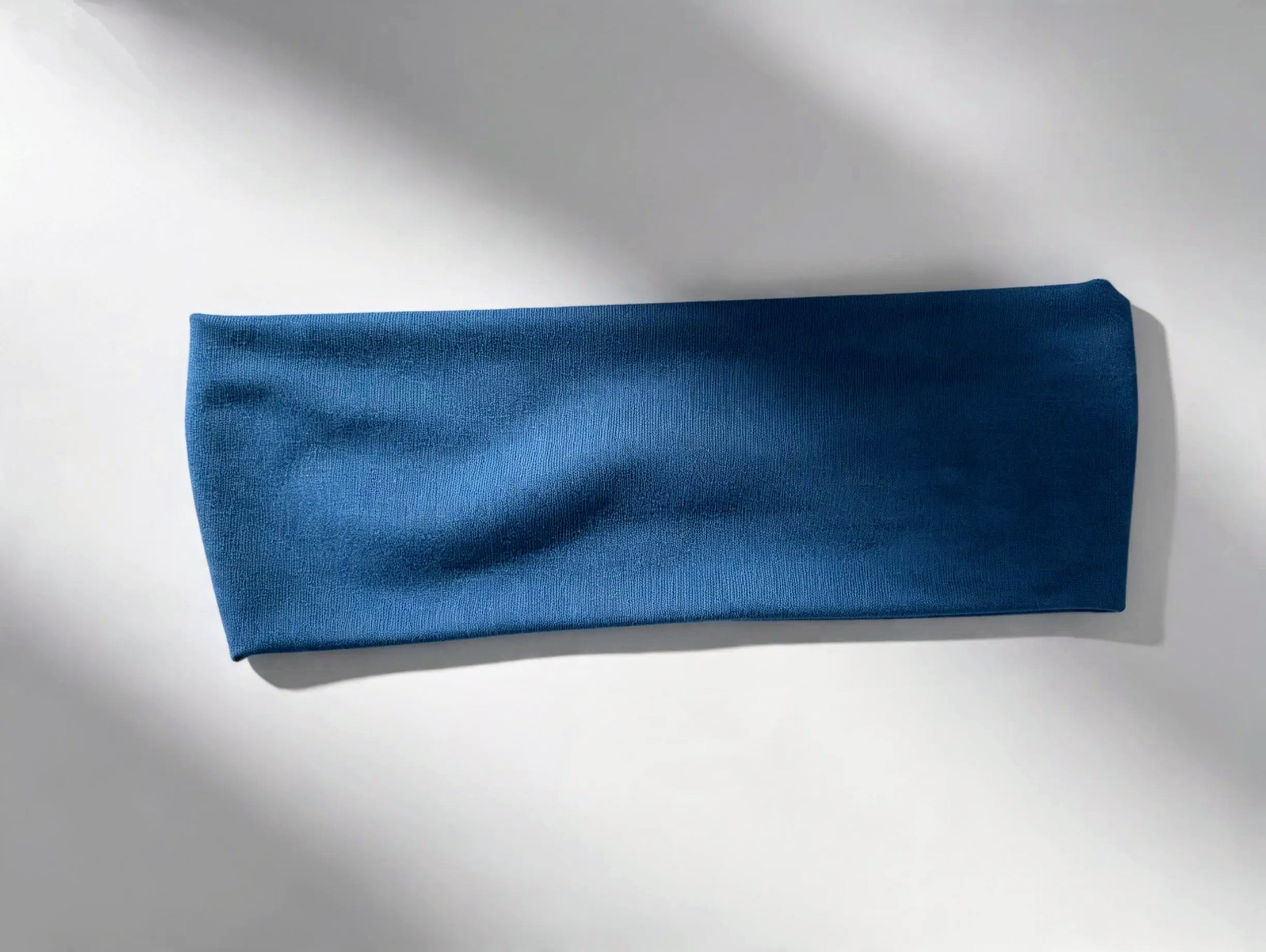 An elastic headband