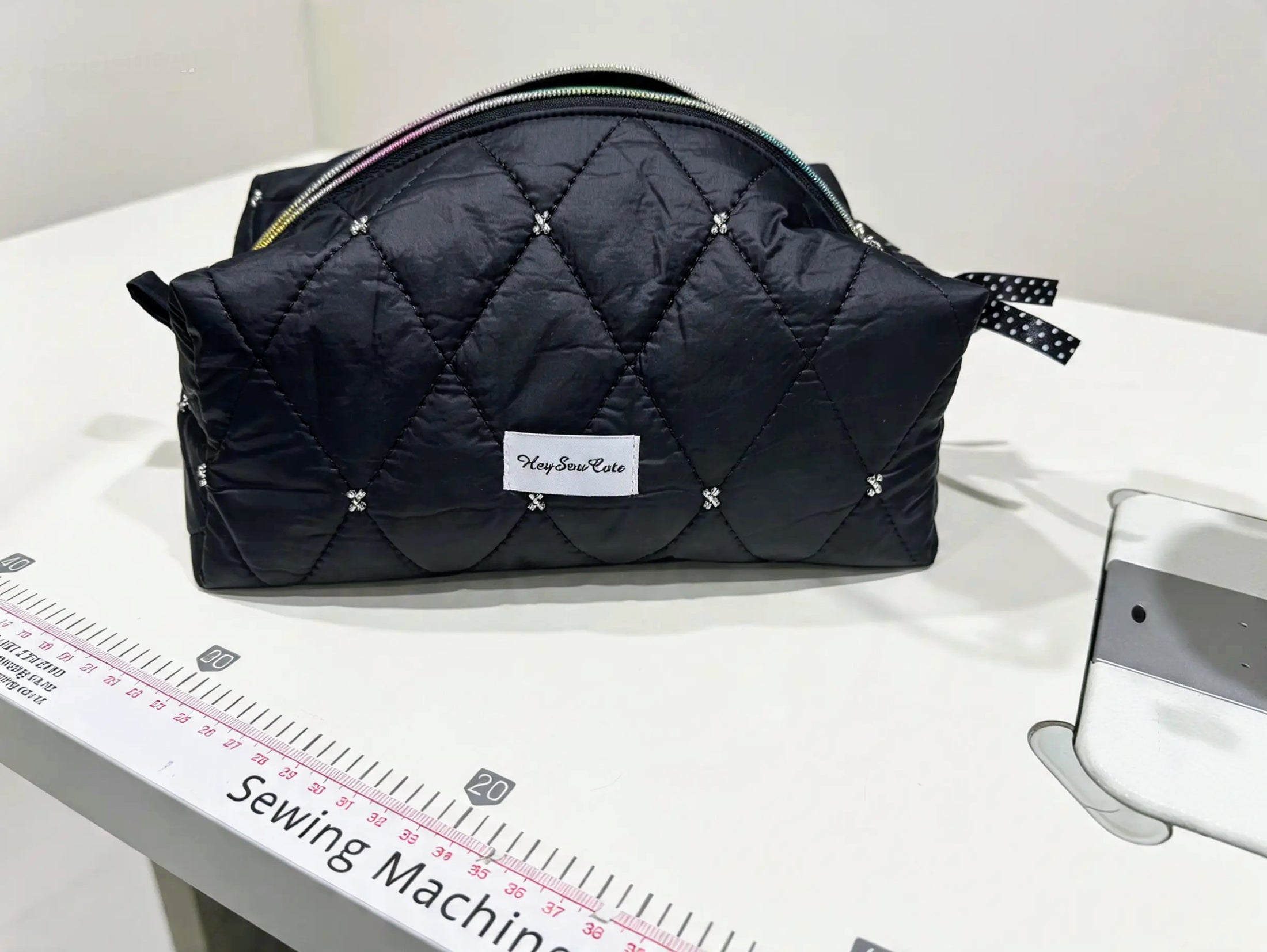 Black Swan Quilted Puffer Makeup Bag – Rainbow Zip