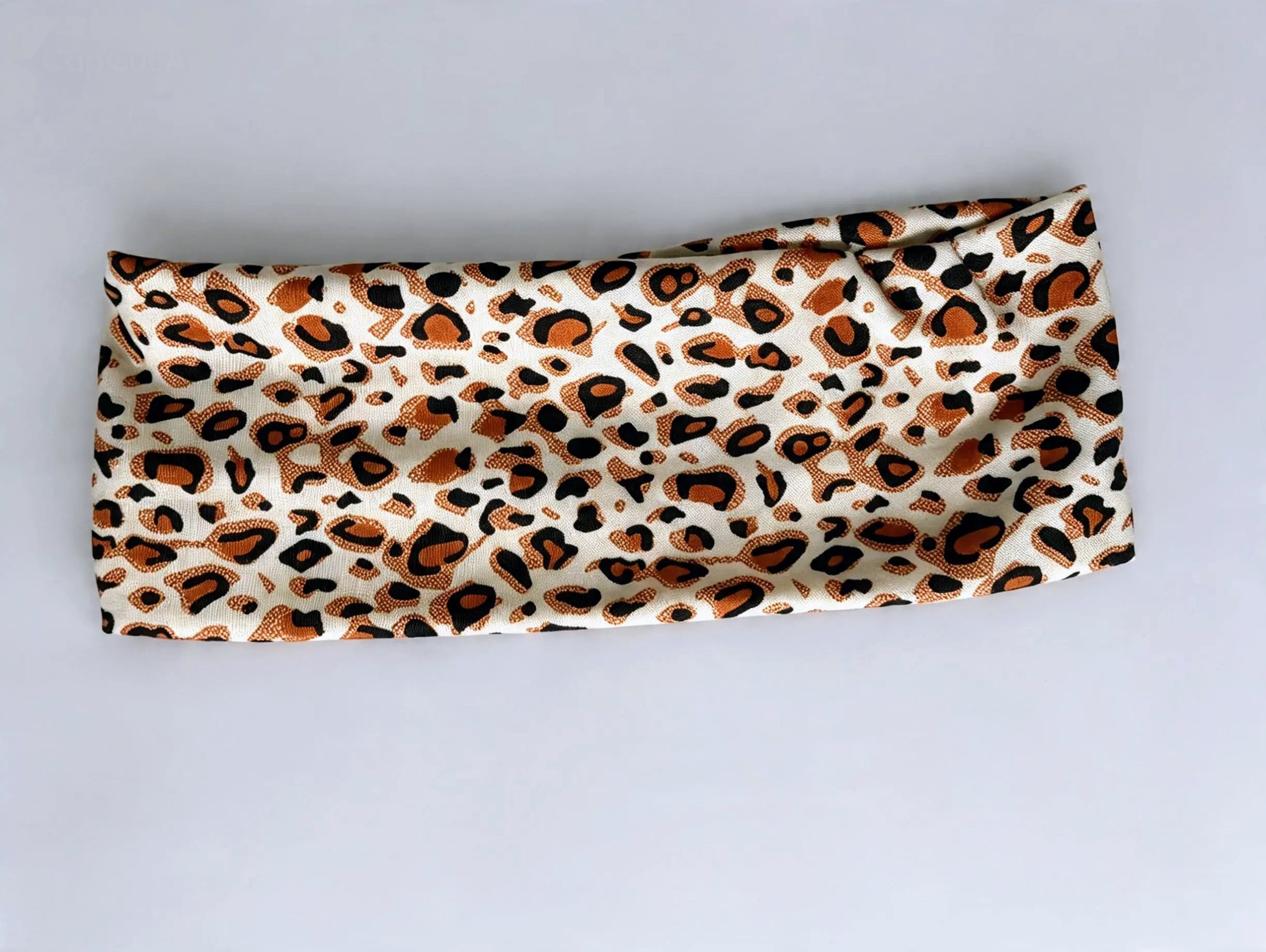 An elastic headband