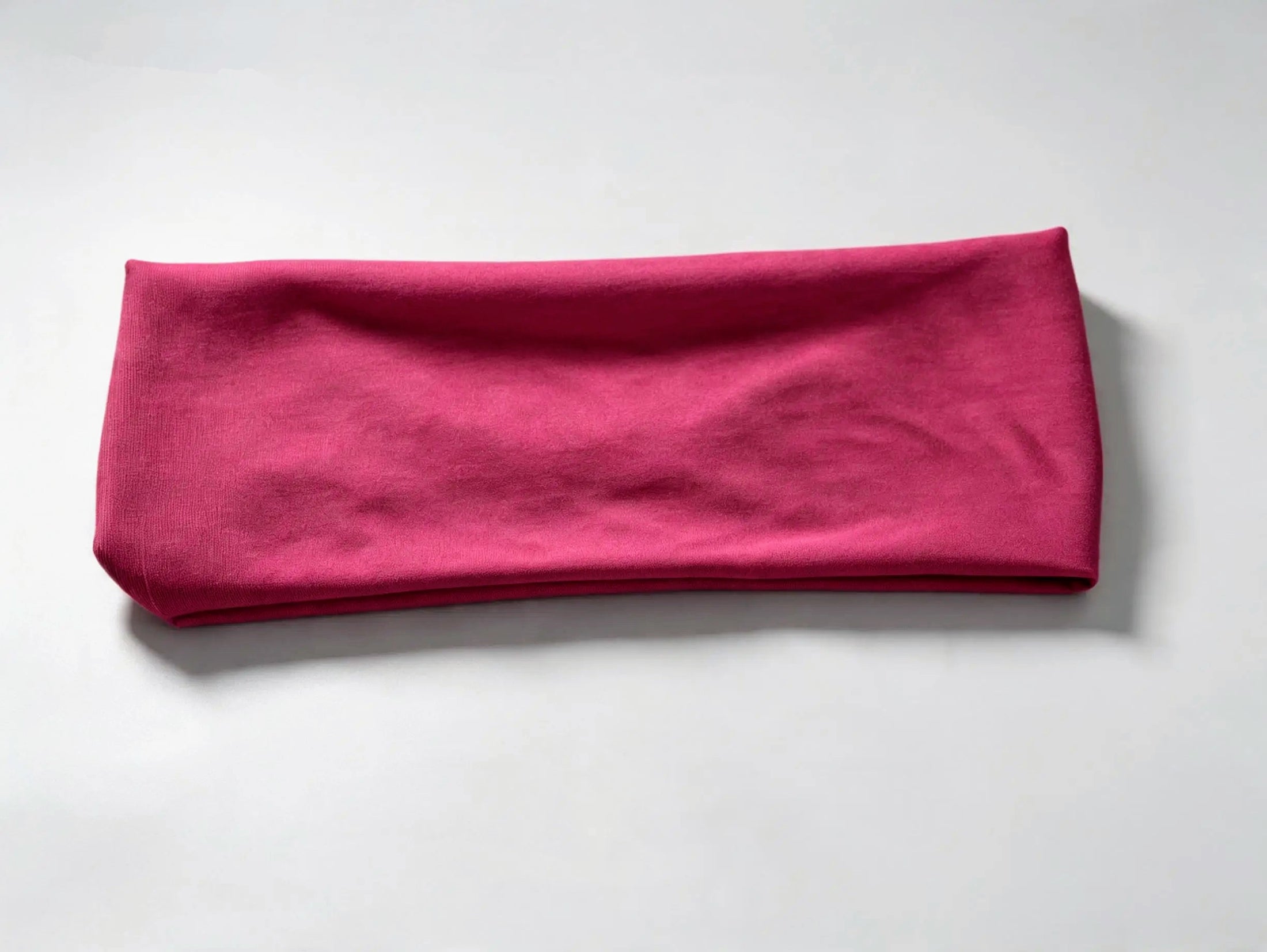 An elastic headband