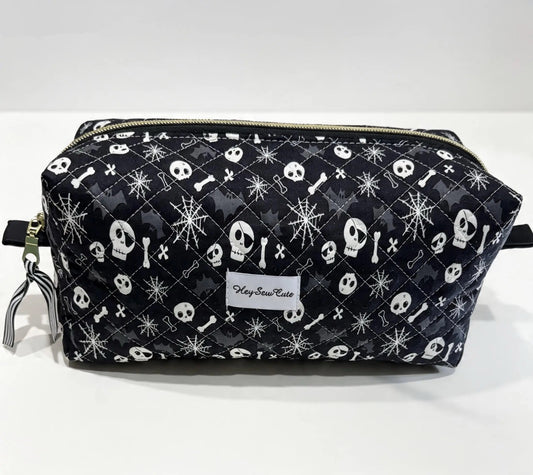 Midnight Skulls XL Quilted Carryall Bag