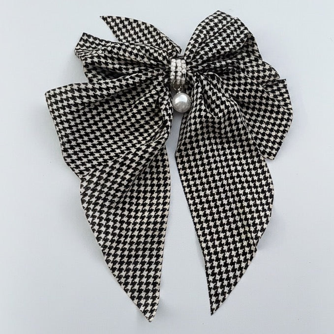 Pearl Charm Bow Hair Clip
