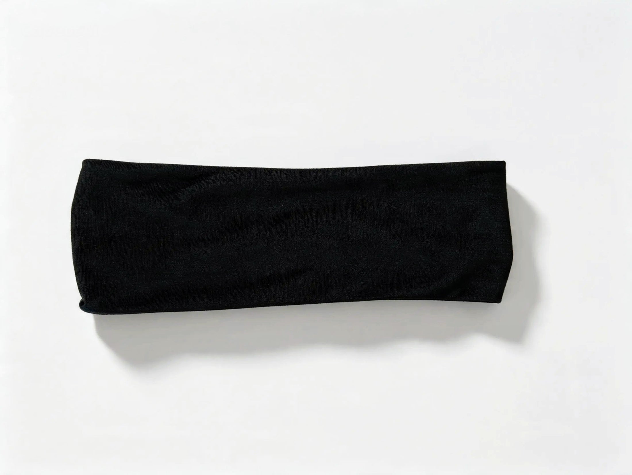 An elastic headband