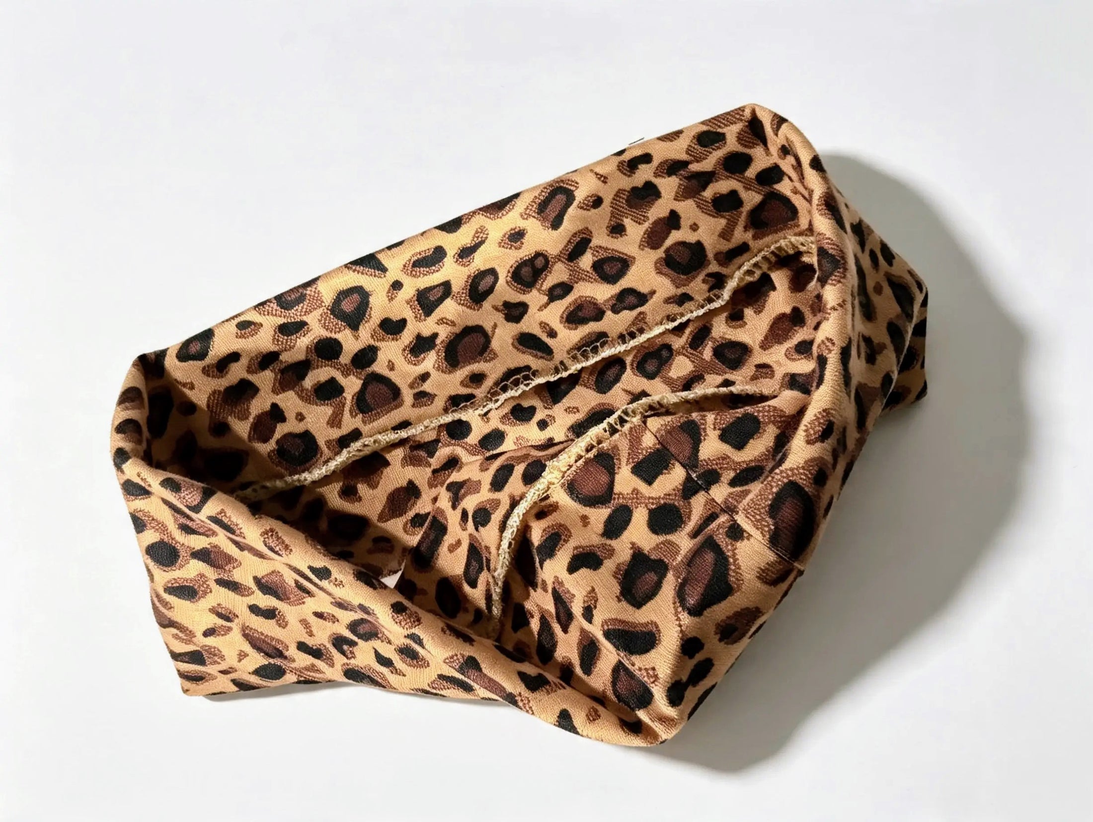 An elastic headband