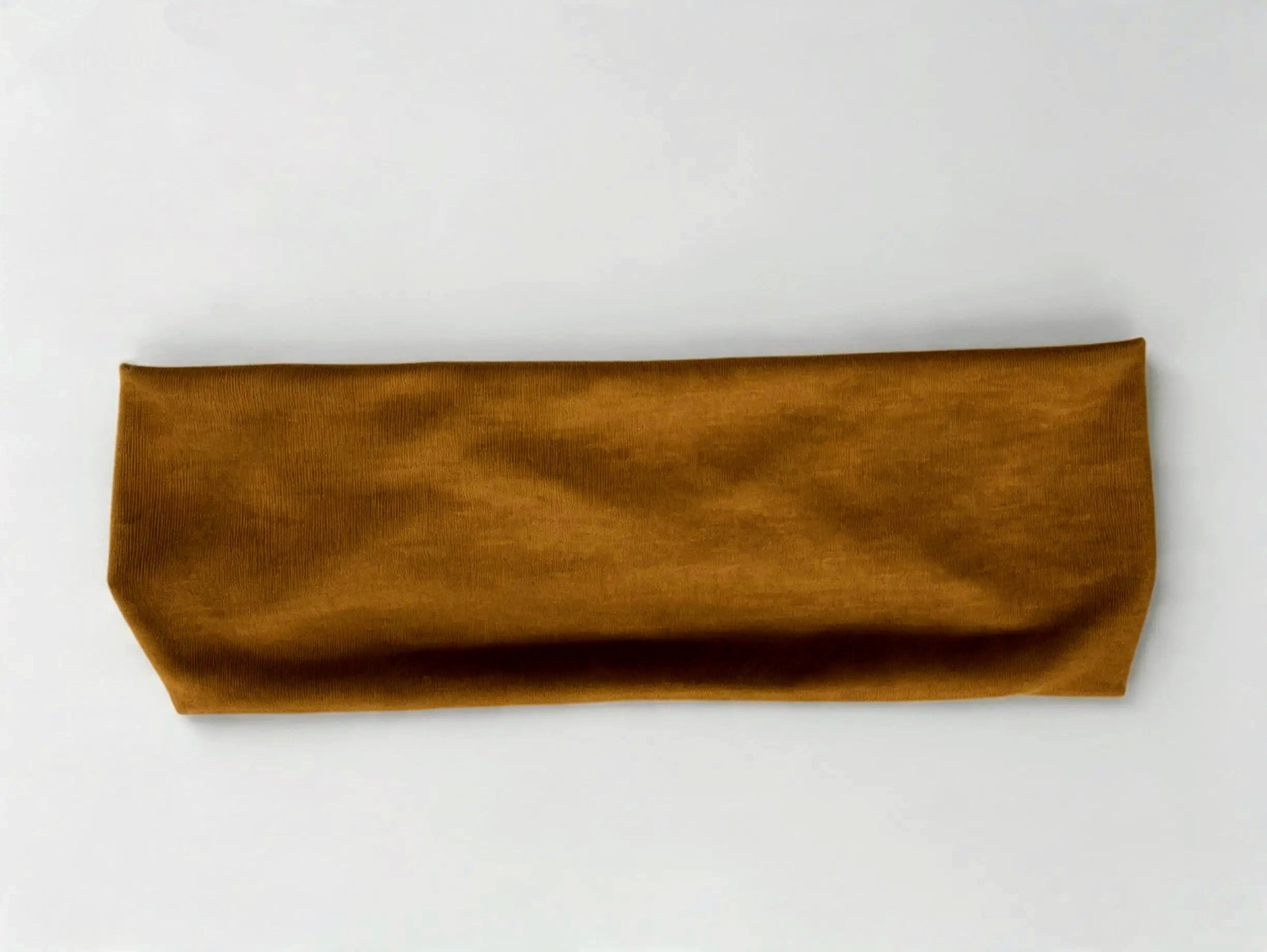 An elastic headband
