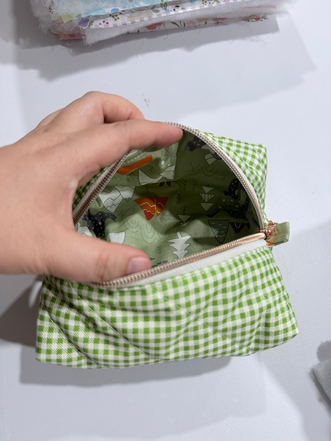 Daily Muse green gingham handmade makeup bag lining detail