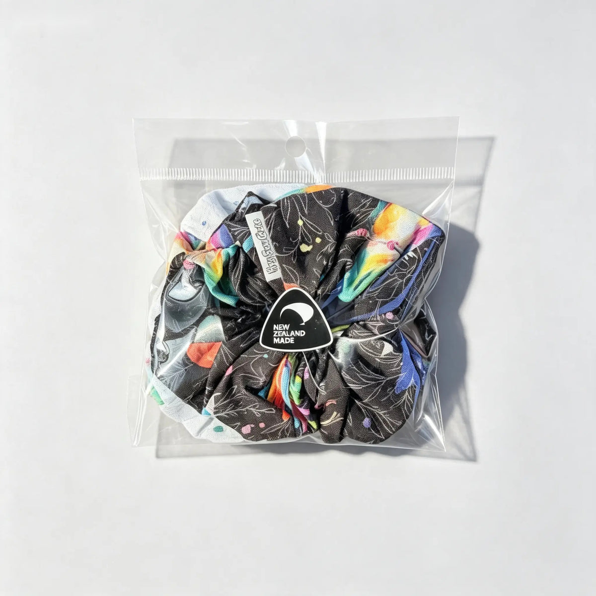 Handmade Kiwiana Scrunchie Duo – Black & White front view